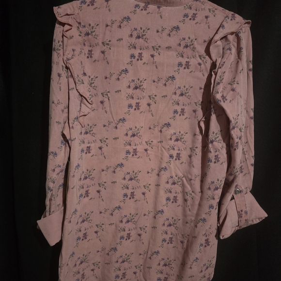 Delicate Floral Ruffle Blouse - Picture 2 of 4